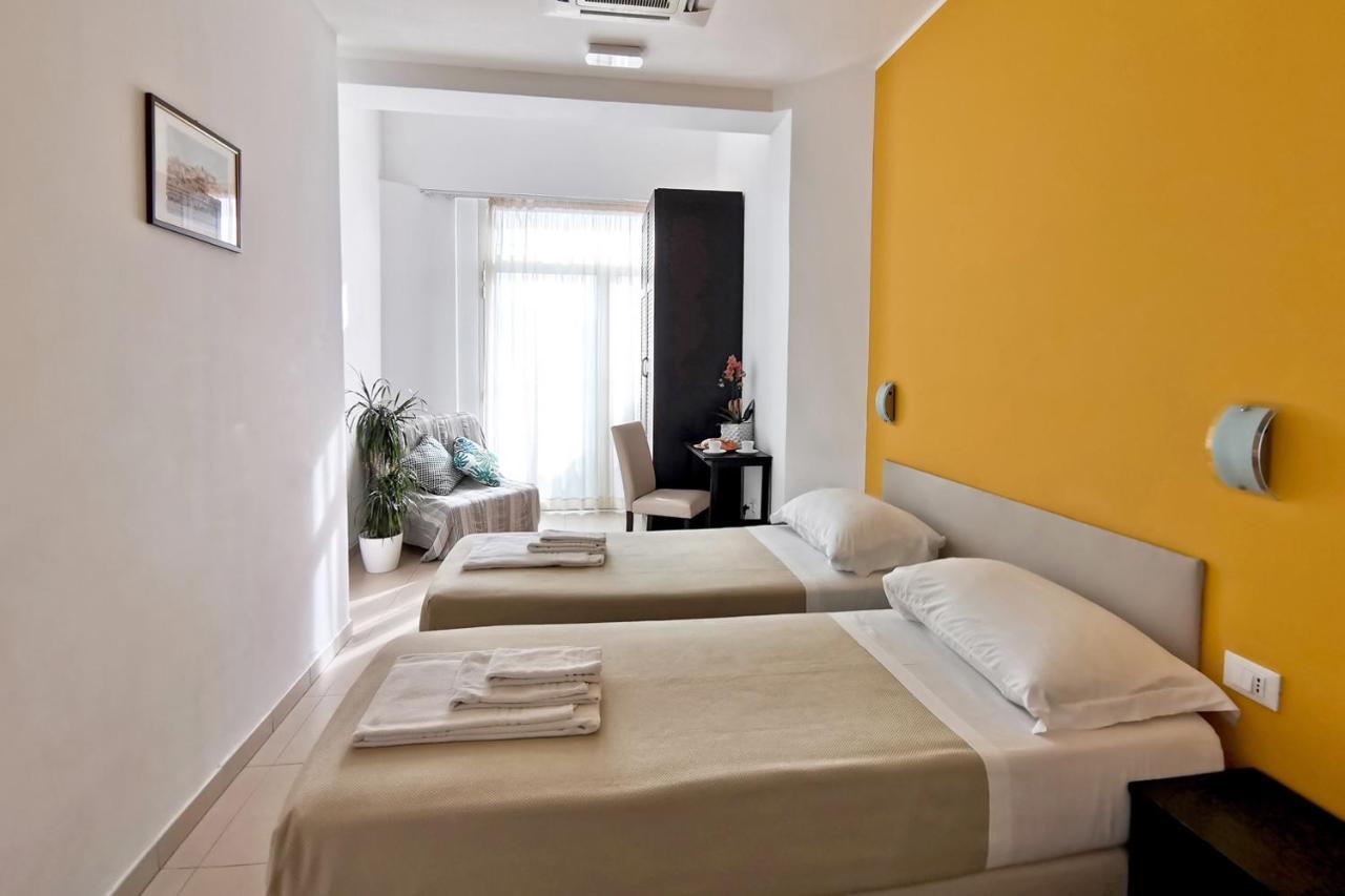 Hotel Poetto カリアリ エクステリア 写真