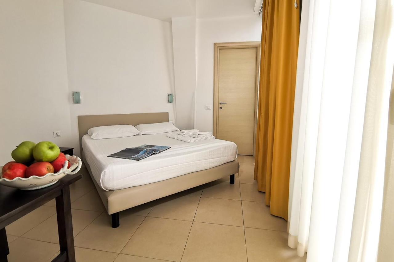 Hotel Poetto カリアリ エクステリア 写真