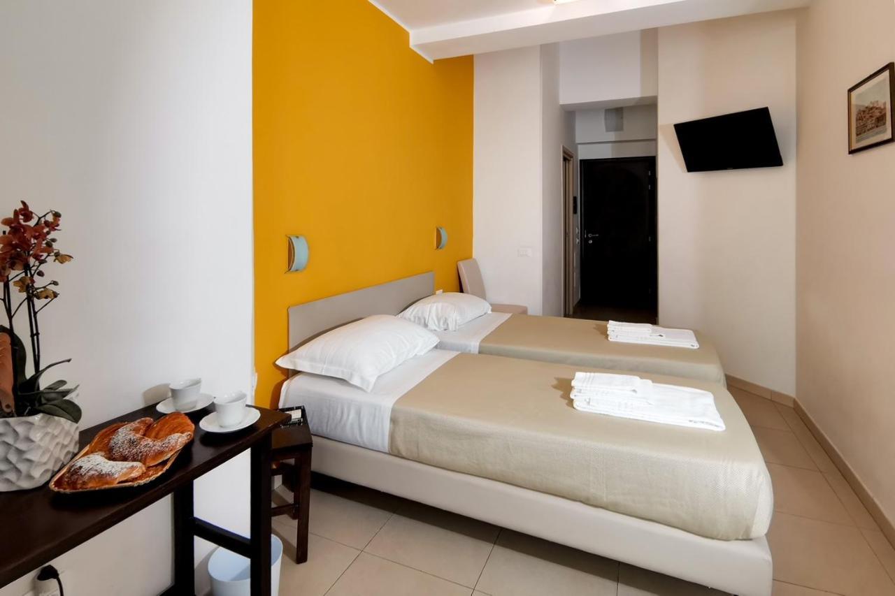 Hotel Poetto カリアリ エクステリア 写真
