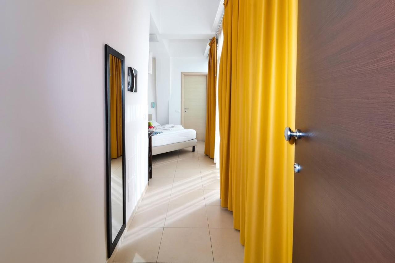 Hotel Poetto カリアリ エクステリア 写真